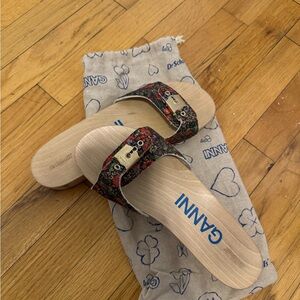 Ganni women’s 8.5 Multicolor Floral Sandals